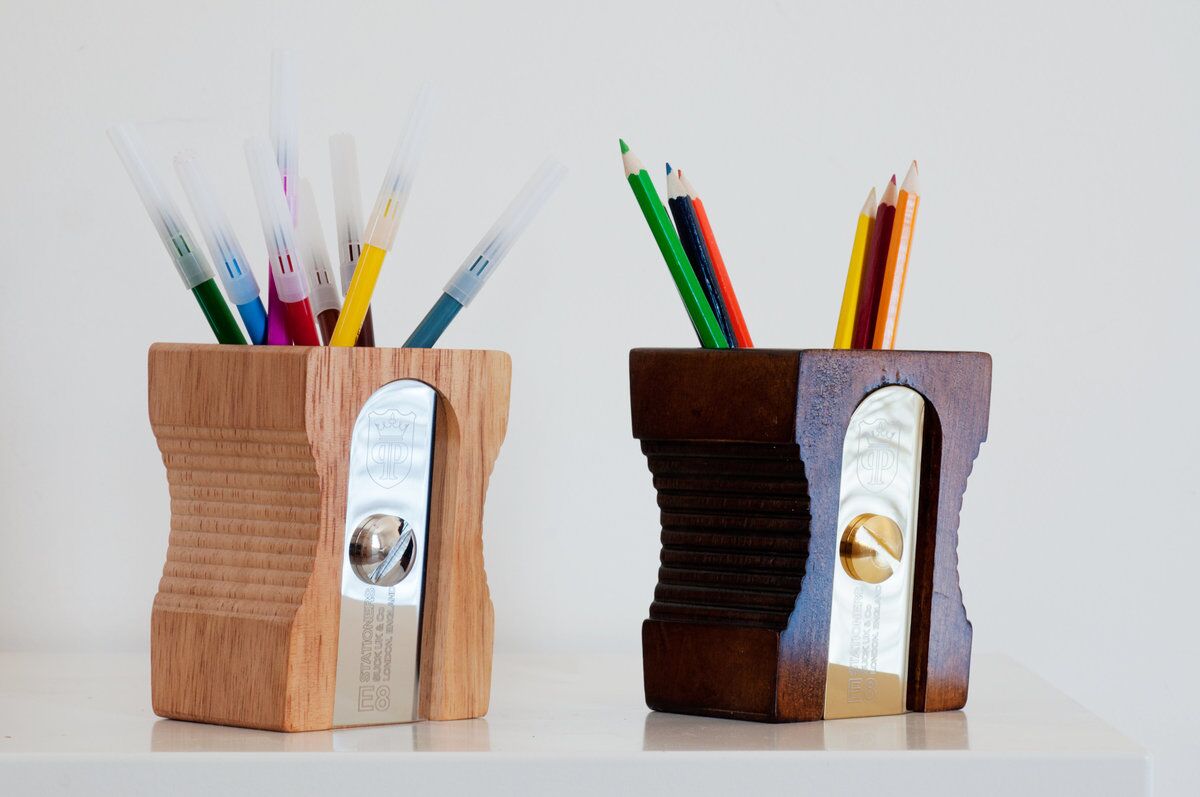 Suck UK Stifteköcher aus Holz in Form eines Spitzers
