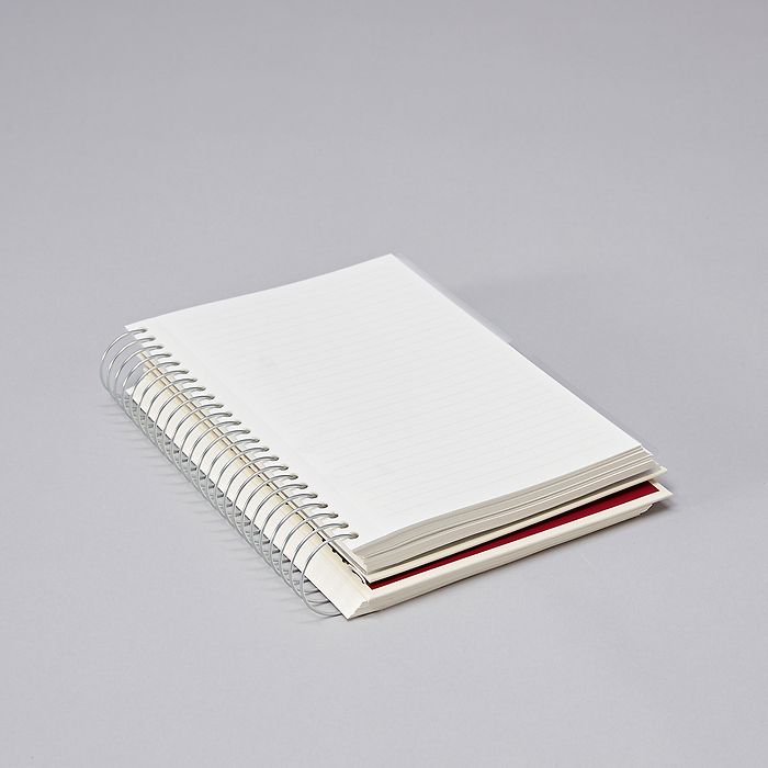 Hochwertiges Spiralnotizbuch Mucho A5 von Semikolon - drei Lineaturen in einem Buch - kariert, liniert und blanko - Marine – Bild 2